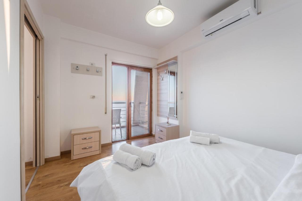 Blue Heaven -Full Sea View Brand New Apartment Дуррес Экстерьер фото