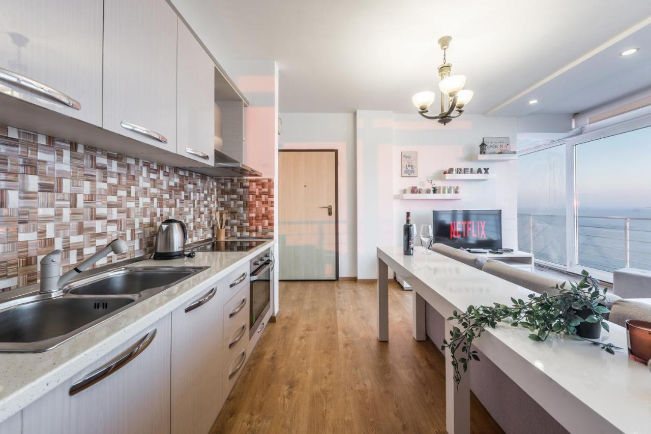 Blue Heaven -Full Sea View Brand New Apartment Дуррес Экстерьер фото